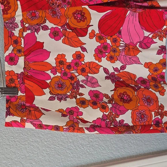 TRINA TURK Corban Skirted Shorts In Tropical Retro Floral Print Sz 14 Red Pink