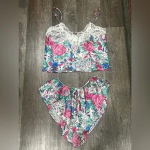 Victoria's Secret Women's L Camisole &amp; Flutter Tap Panty Set Floral Gold Label