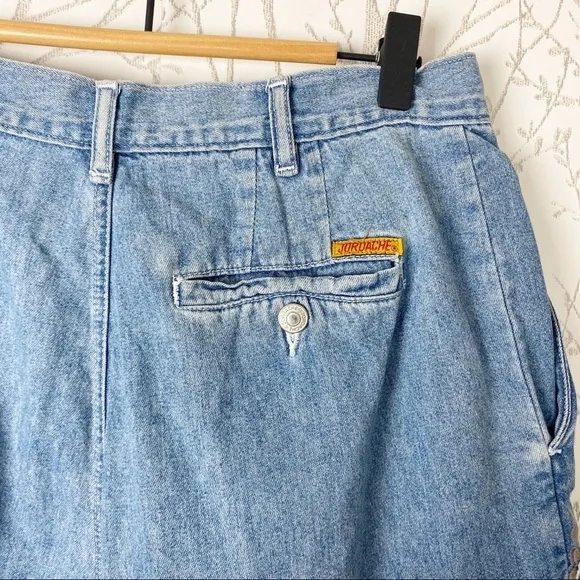 VINTAGE 80’s JORDACHE Embroidered MOM Jean Shorts Pleated