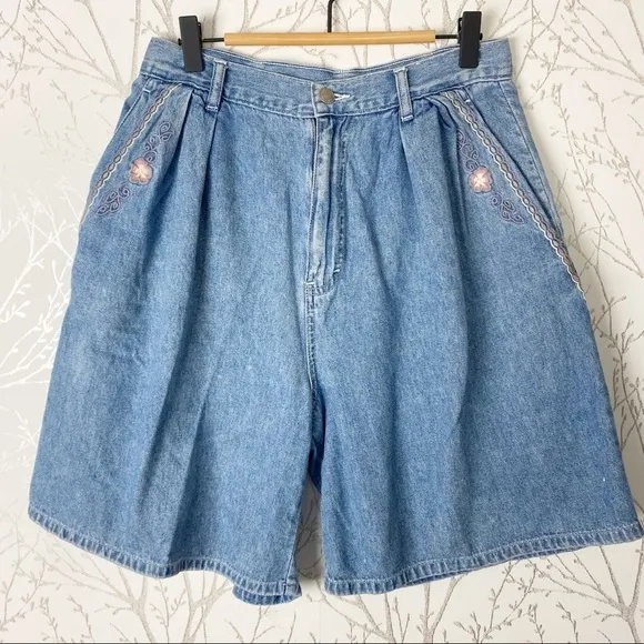VINTAGE 80’s JORDACHE Embroidered MOM Jean Shorts Pleated