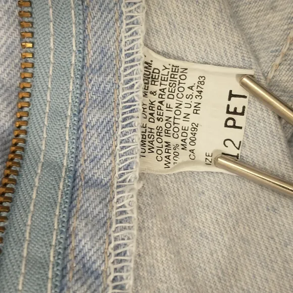 Vintage 80's Mom Shorts High Waisted Denim Light Wash see Measurements Eighties