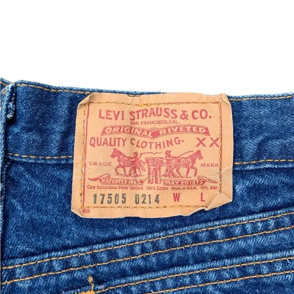 Vintage 90s Levi’s Stonewashed Blue Cutoff Women’s Denim Jean Shorts