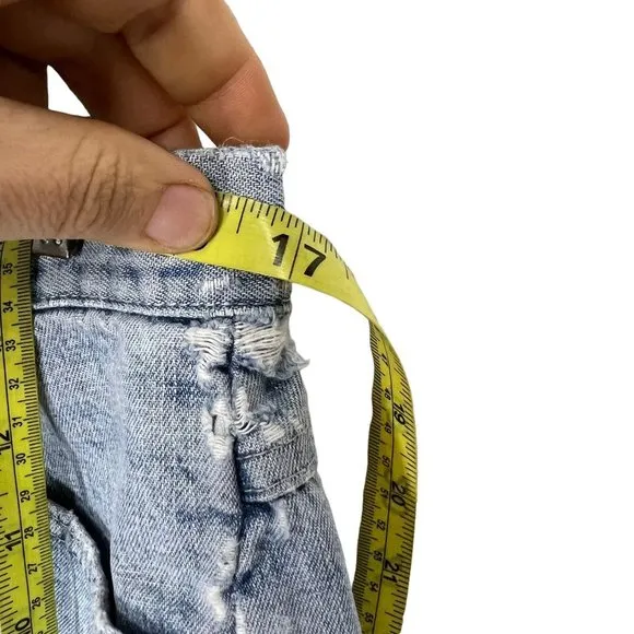 Vintage 90s Light Waist Relaxed Distressed Shorts 12