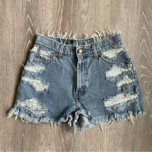Vintage Levi’s Cut Off 950 Shorts