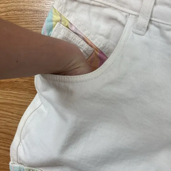 Vintage RIO White and Multi-coloured 100% Cotton High Rise Shorts