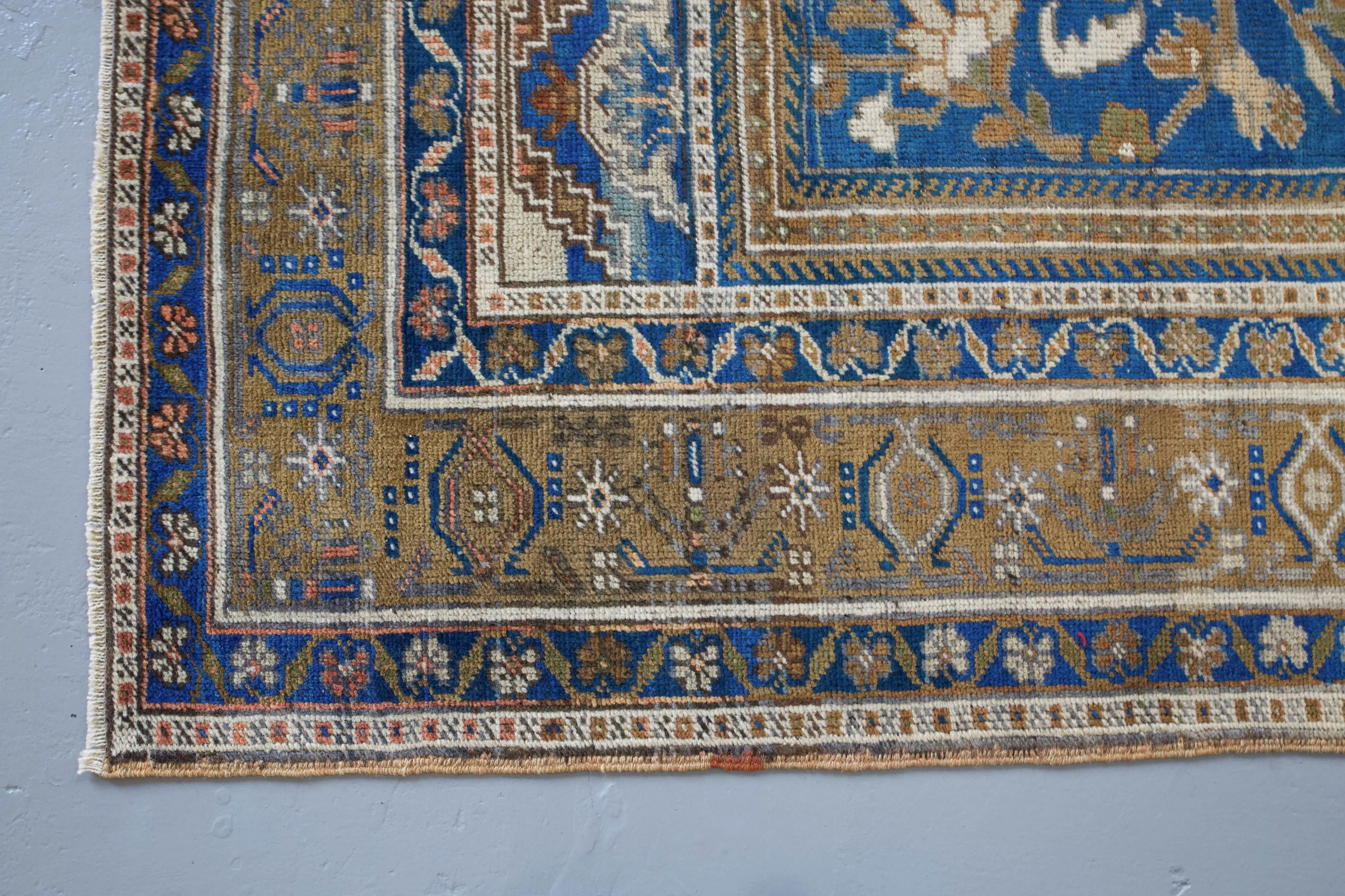 Vintage Turkish Taspinar Rug 6'7"x10'8"