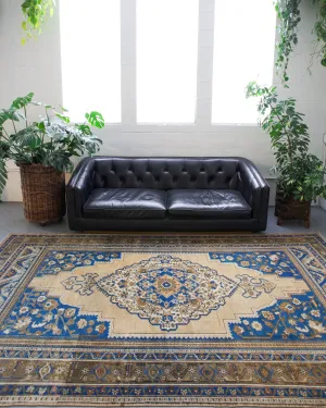 Vintage Turkish Taspinar Rug 6'7"x10'8"