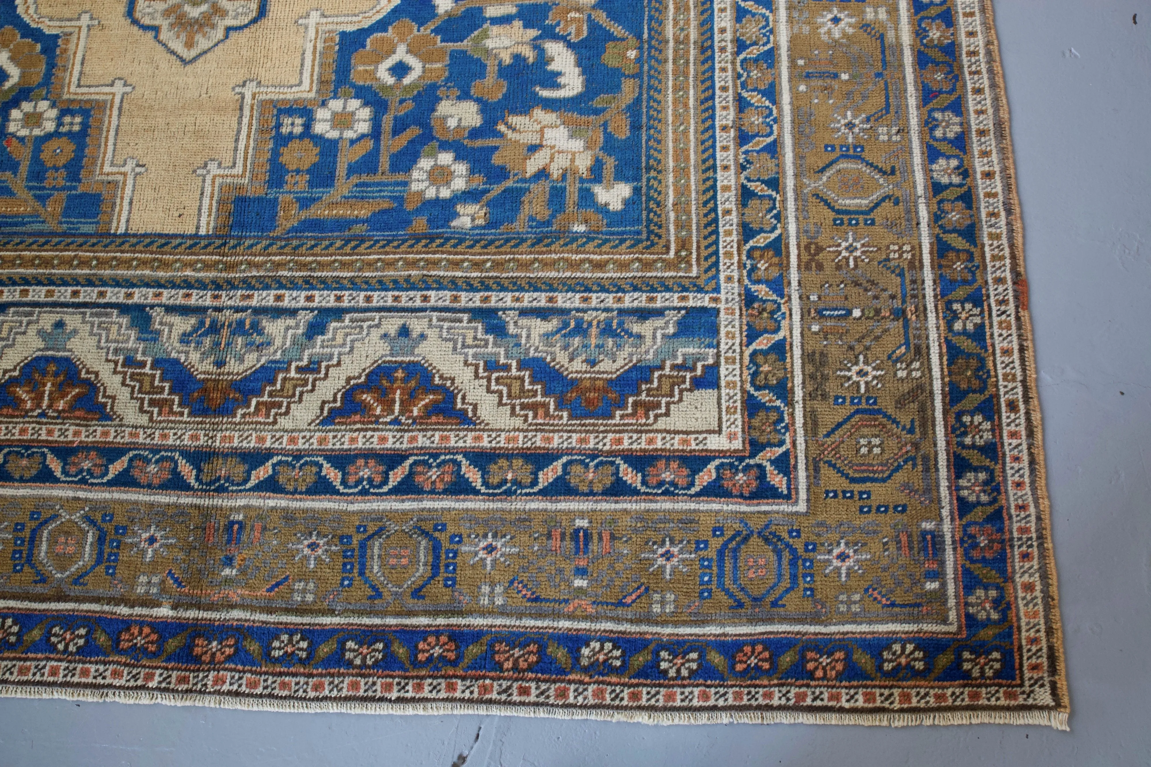 Vintage Turkish Taspinar Rug 6'7"x10'8"