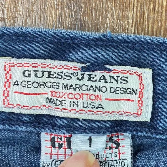 VTG Guess High Rise Mom Jean Shorts 29 Button Fly