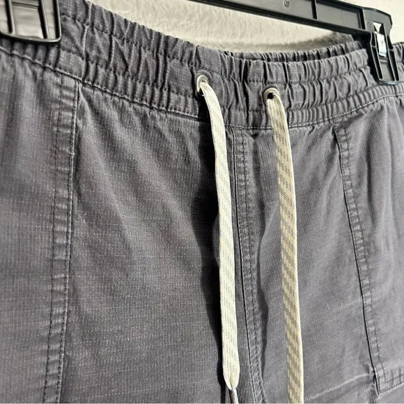 Vuori Vintage Ripstop Shorts - Women's Sz Medium in Charcoal