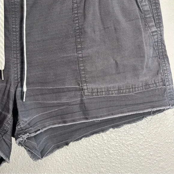 Vuori Vintage Ripstop Shorts - Women's Sz Medium in Charcoal