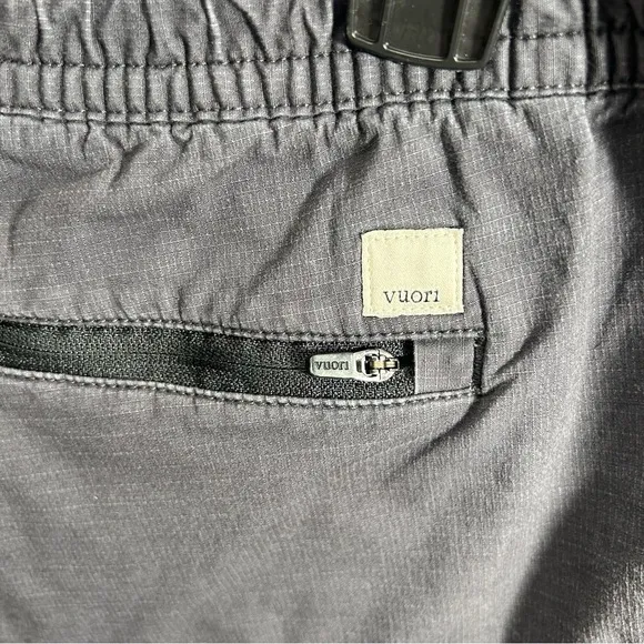 Vuori Vintage Ripstop Shorts - Women's Sz Medium in Charcoal